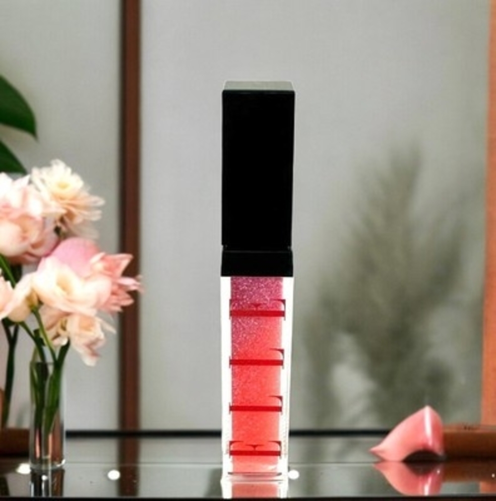 Rare ELLE Runway Lip Gloss Lipstick Sparkly Color 02 NIB - Picture 2 of 6